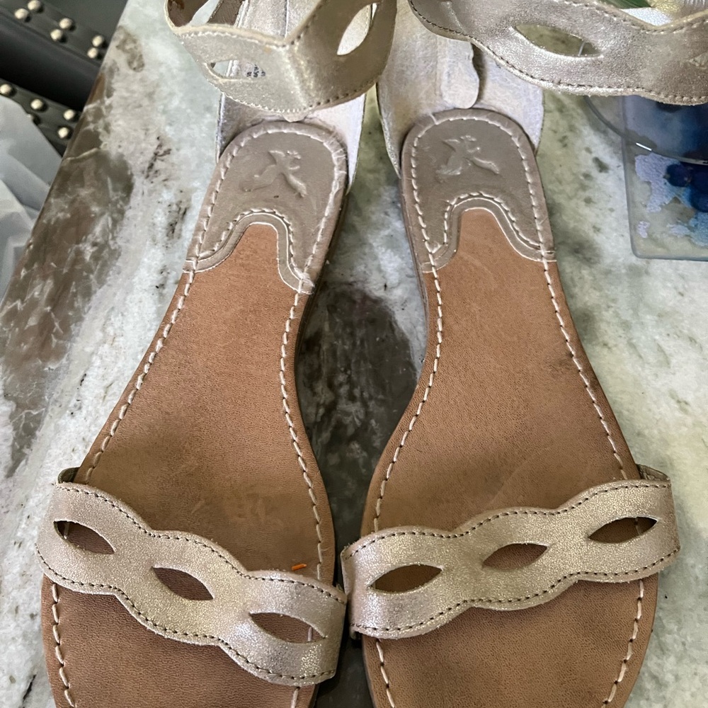 American Eagle sandals